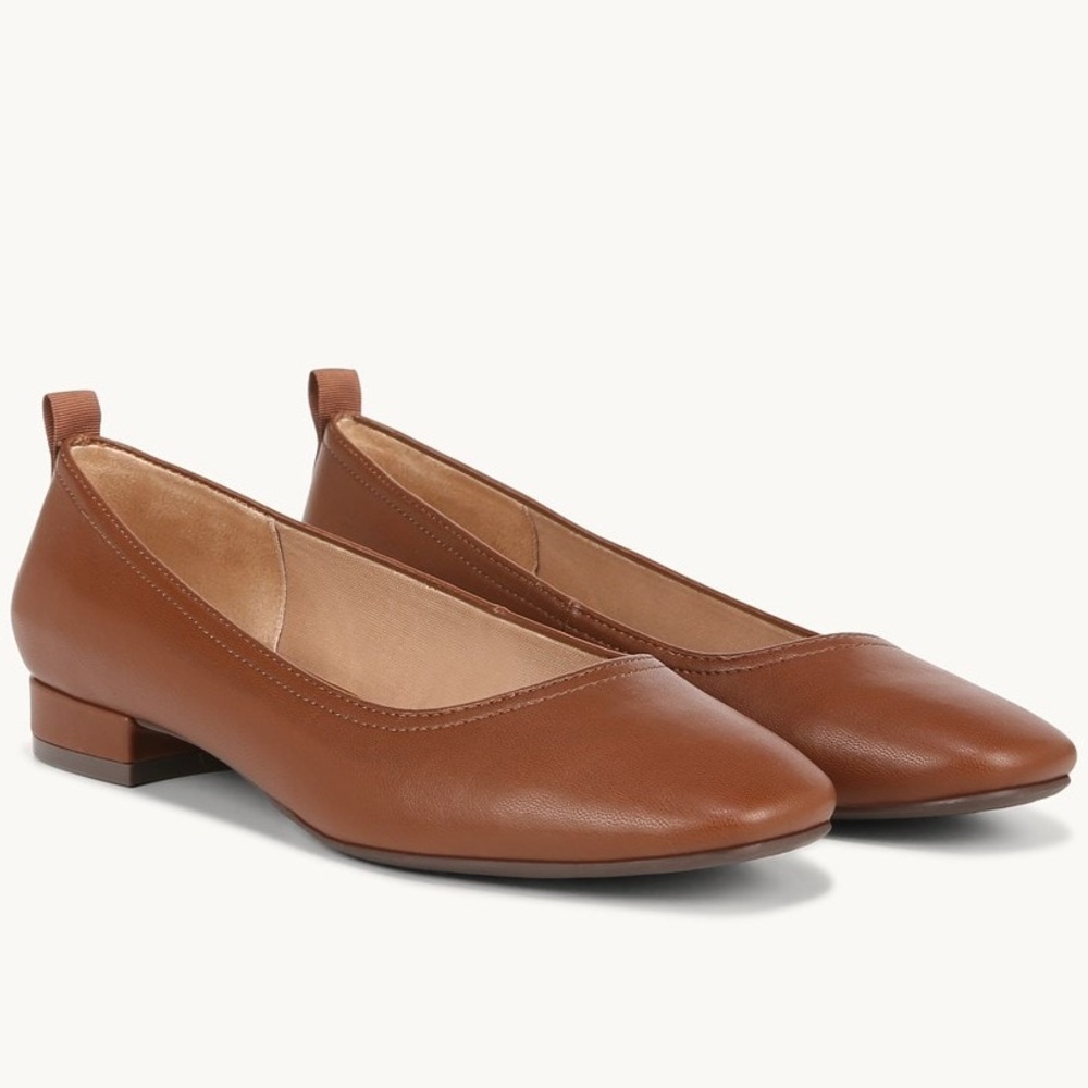 NEW Lifestride Cameo Flat Shoe in Desert Nude Tan Size 8.5 Wide Width